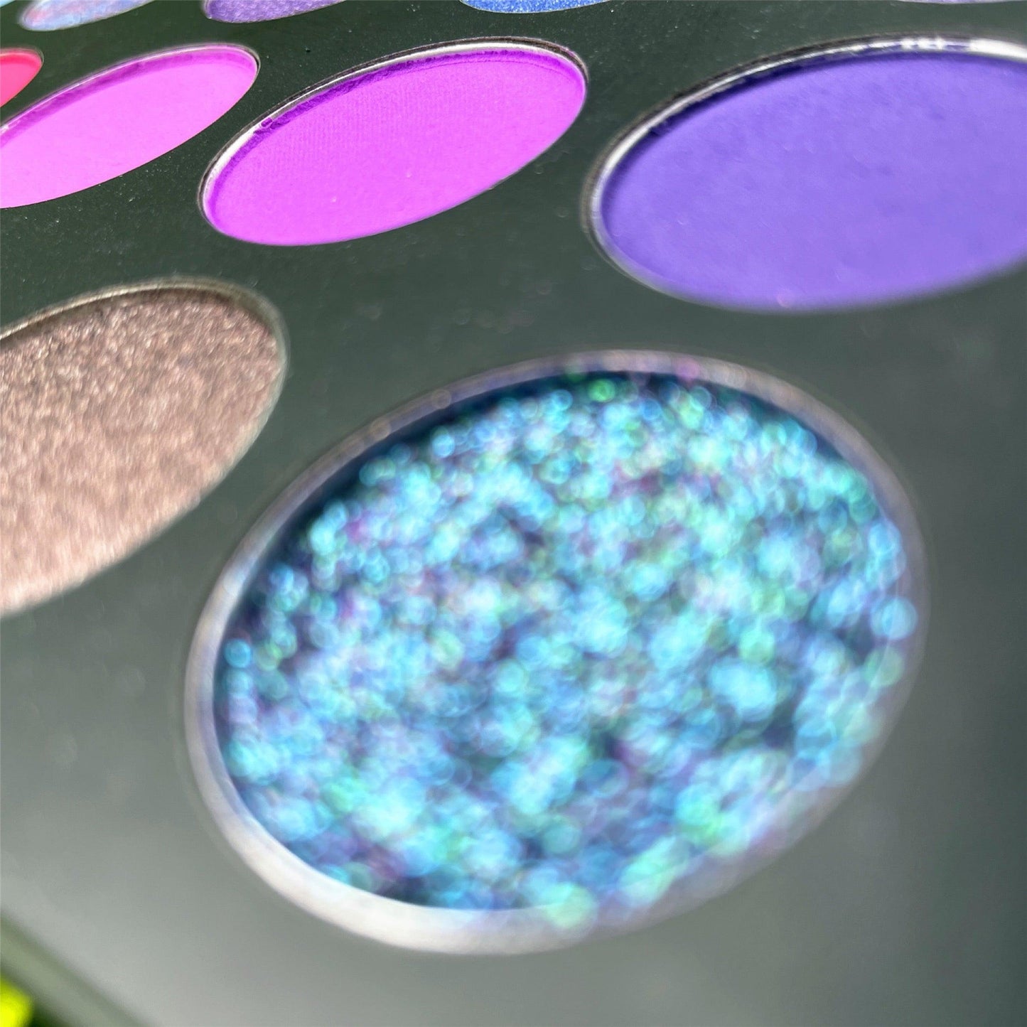 High Pigment 35 Colors Glitter Matte Eye shadow Black Case Eyeshadow Palettes Private Label - Shmily Beauty