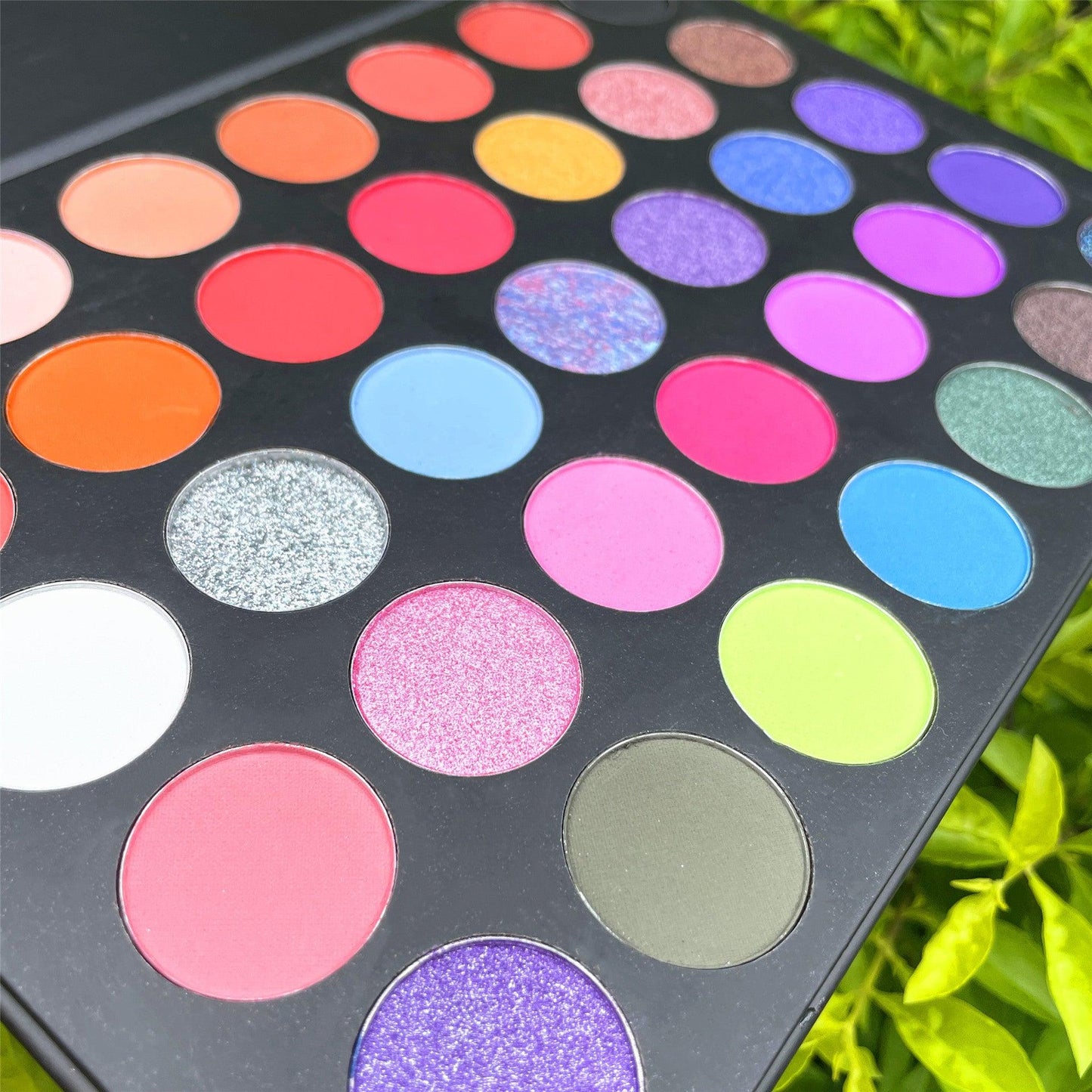 High Pigment 35 Colors Glitter Matte Eye shadow Black Case Eyeshadow Palettes Private Label - Shmily Beauty